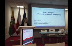 Anna Obiegło wygłasza prelekcję