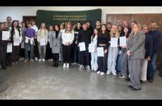 Zdjęcie wspólne wszystkich uczestników konkursu i komisji