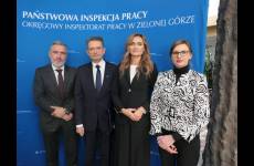 Zdjęcie z przedstawicielami OPZL