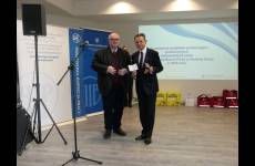 Wspólne zdjęcie po wręczeniu Złotego Medalu 