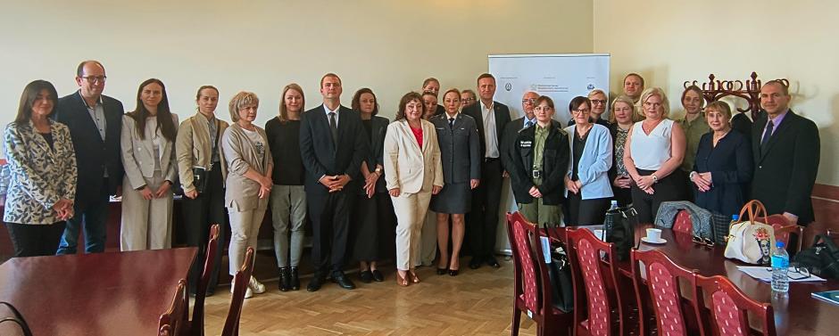 Zdjęcie wspólne uczestników spotkania w sali